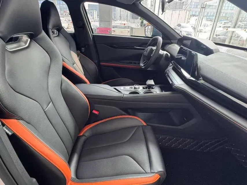 2023 ChangAn UNI-V 1.5T 188HP L4 7DCT,autocango,china used car exporter,china ev exporter,chinese used car exporter,chinese used ev exporter