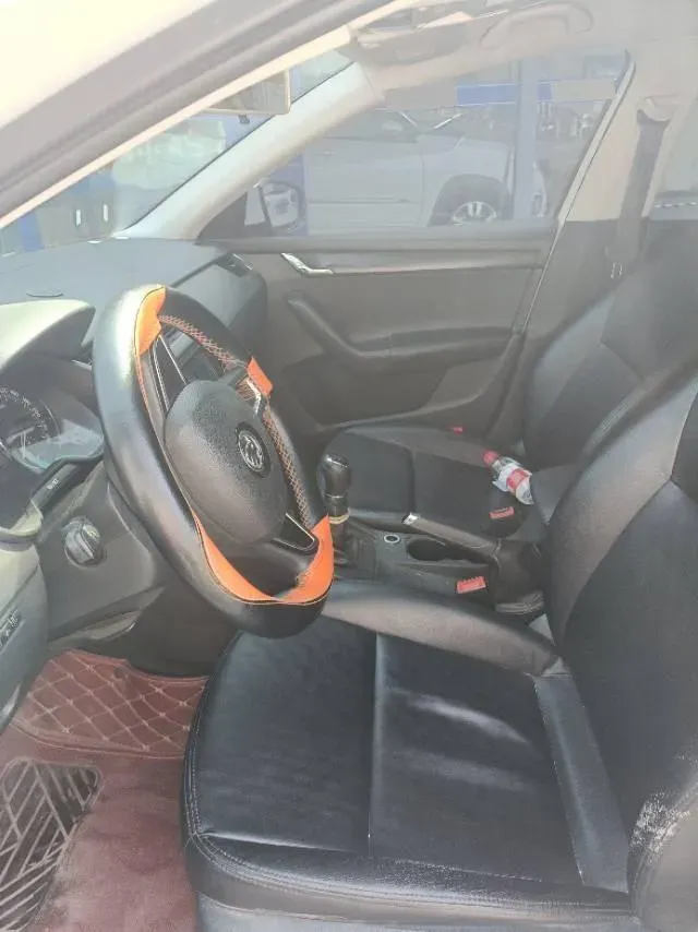 2017 Skoda Octavia 1.6L 110HP L4 5MT,autocango,china used car exporter,china ev exporter,chinese used car exporter,chinese used ev exporter