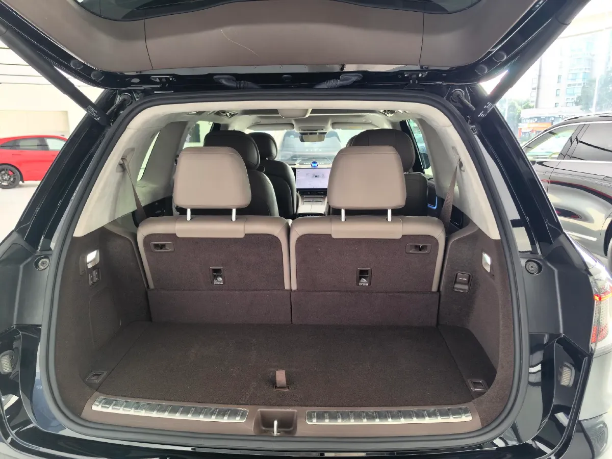 2024 AITO AITO M9 1.5T 152HP L4 REEV 42KWH,autocango,china used car exporter,china ev exporter,chinese used car exporter,chinese used ev exporter