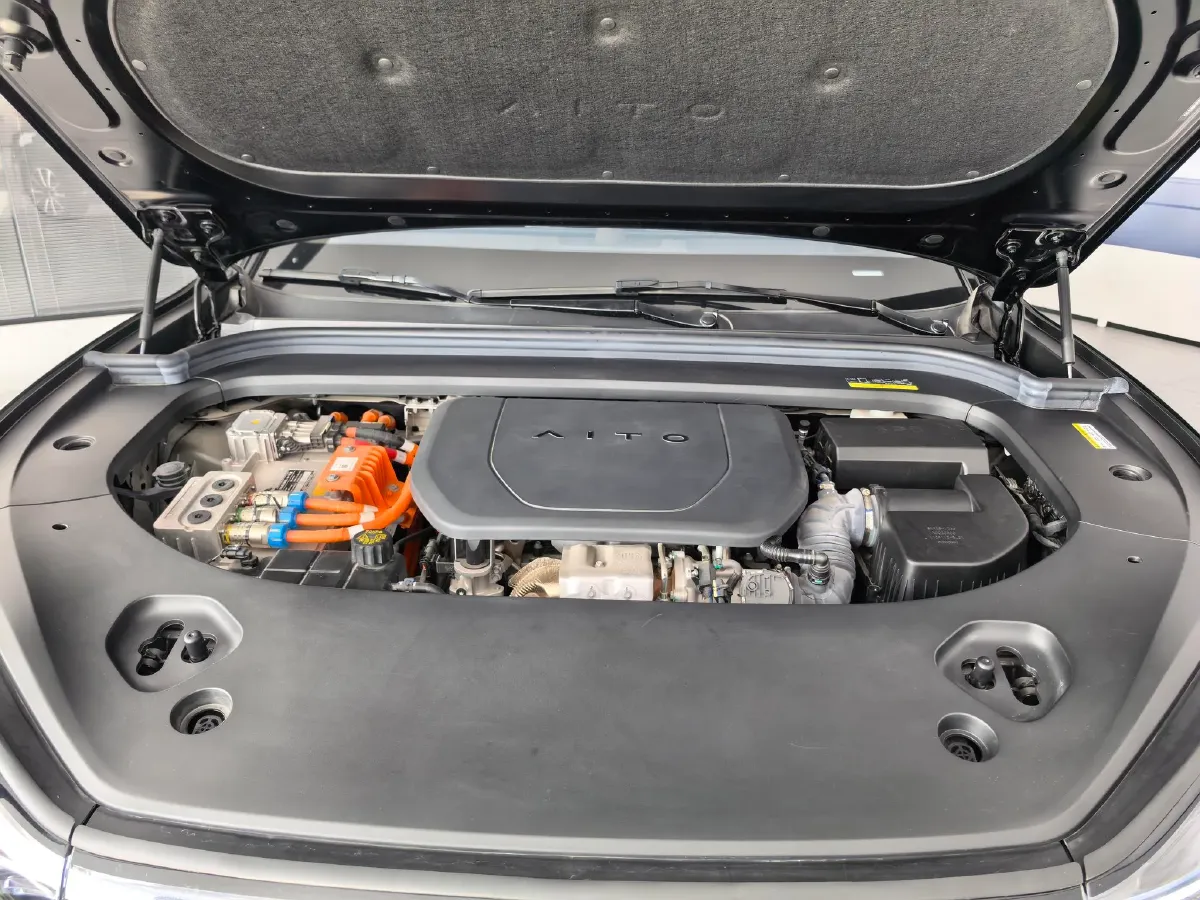 2024 AITO AITO M9 1.5T 152HP L4 REEV 42KWH,autocango,china used car exporter,china ev exporter,chinese used car exporter,chinese used ev exporter