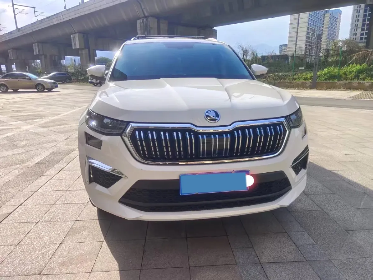 2022 Skoda Kodiak 2.0T 186HP L4 7DCT,autocango,china used car exporter,china ev exporter,chinese used car exporter,chinese used ev exporter