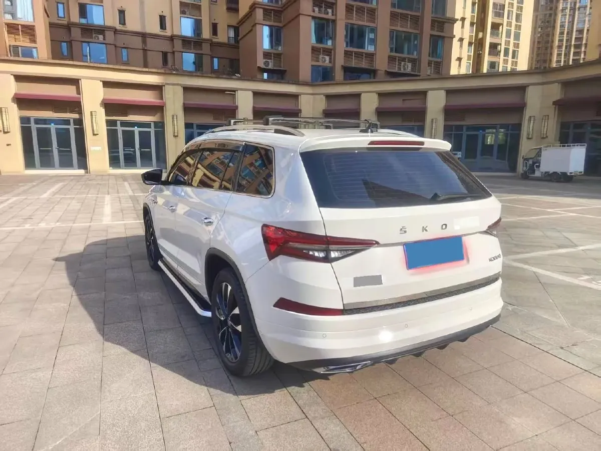 2022 Skoda Kodiak 2.0T 186HP L4 7DCT,autocango,china used car exporter,china ev exporter,chinese used car exporter,chinese used ev exporter