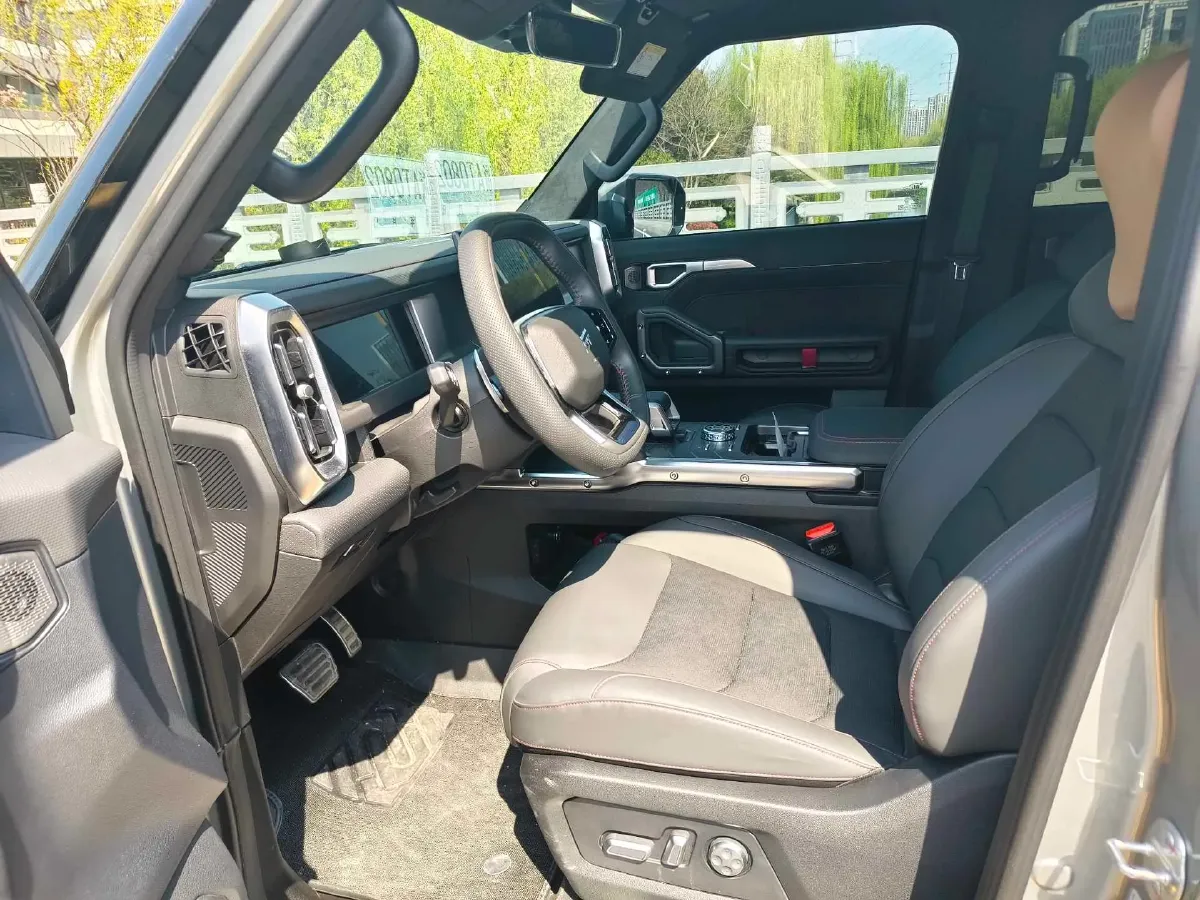 2024 Jetour Traveller 2.0T 254HP L4 7DCT,autocango,china used car exporter,china ev exporter,chinese used car exporter,chinese used ev exporter