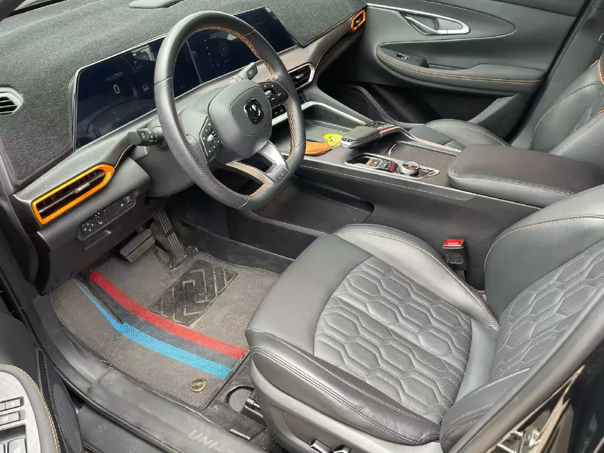 2022 ChangAn UNI-T 1.5T 188HP L4 7DCT,autocango,china used car exporter,china ev exporter,chinese used car exporter,chinese used ev exporter