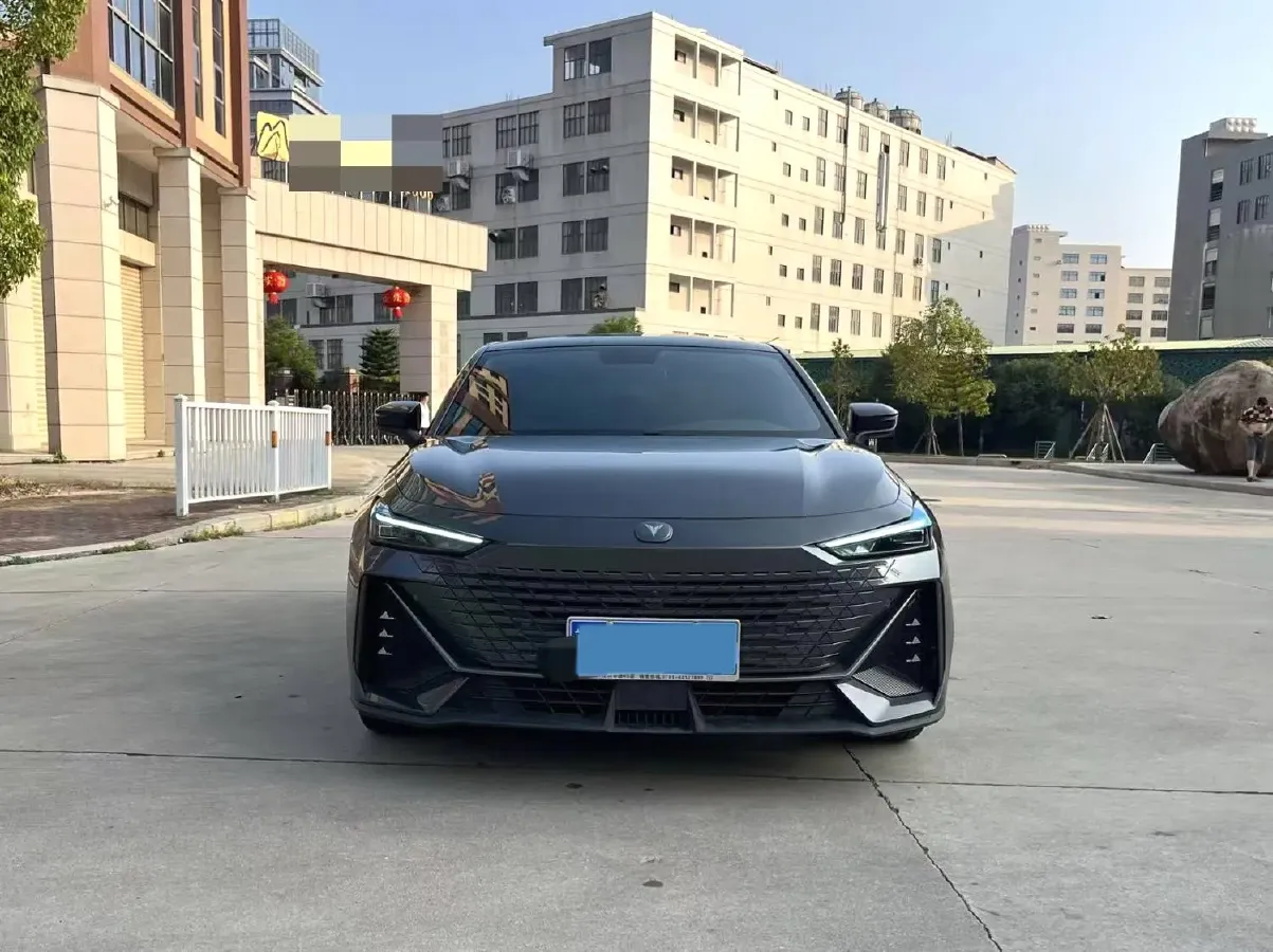 2022 ChangAn UNI-V 1.5T 188HP L4 7DCT,autocango,china used car exporter,china ev exporter,chinese used car exporter,chinese used ev exporter