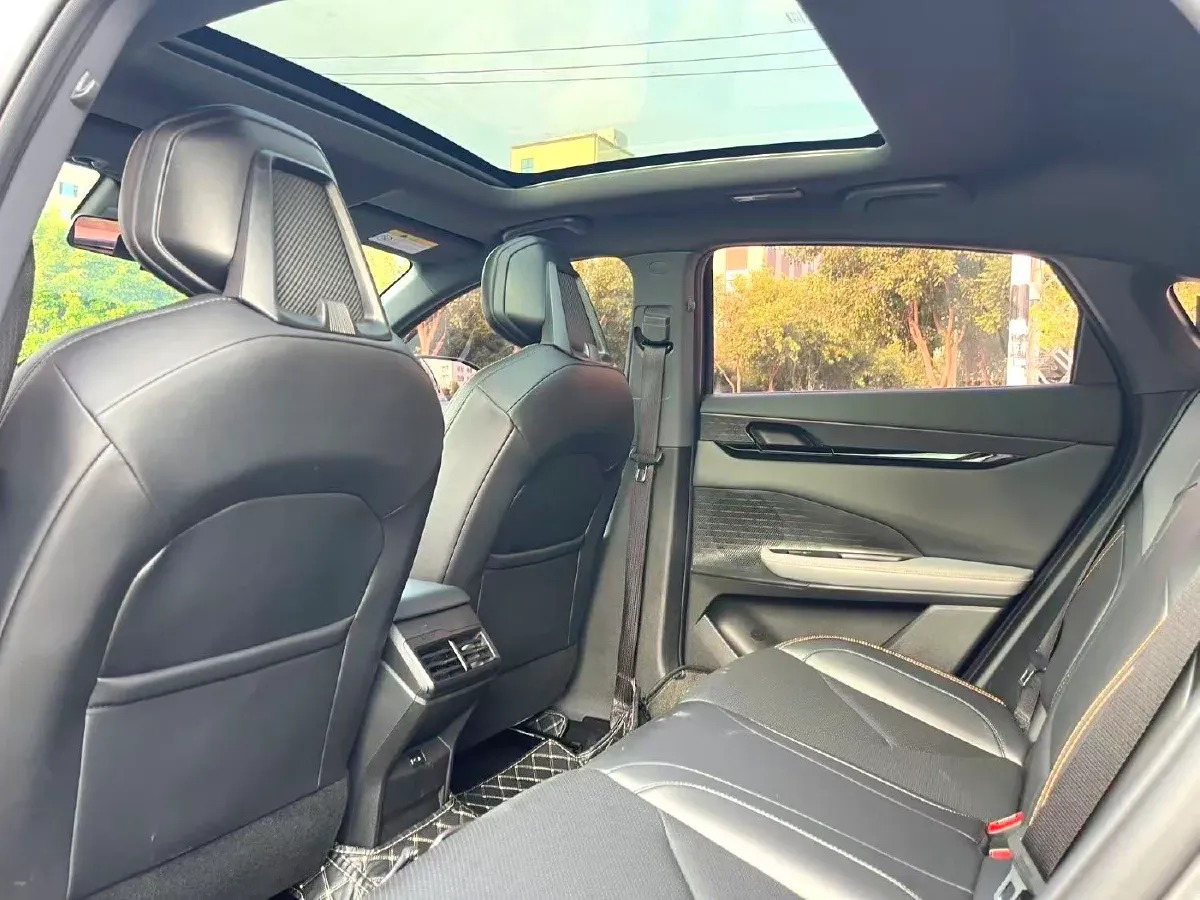 2022 ChangAn UNI-V 1.5T 188HP L4 7DCT,autocango,china used car exporter,china ev exporter,chinese used car exporter,chinese used ev exporter