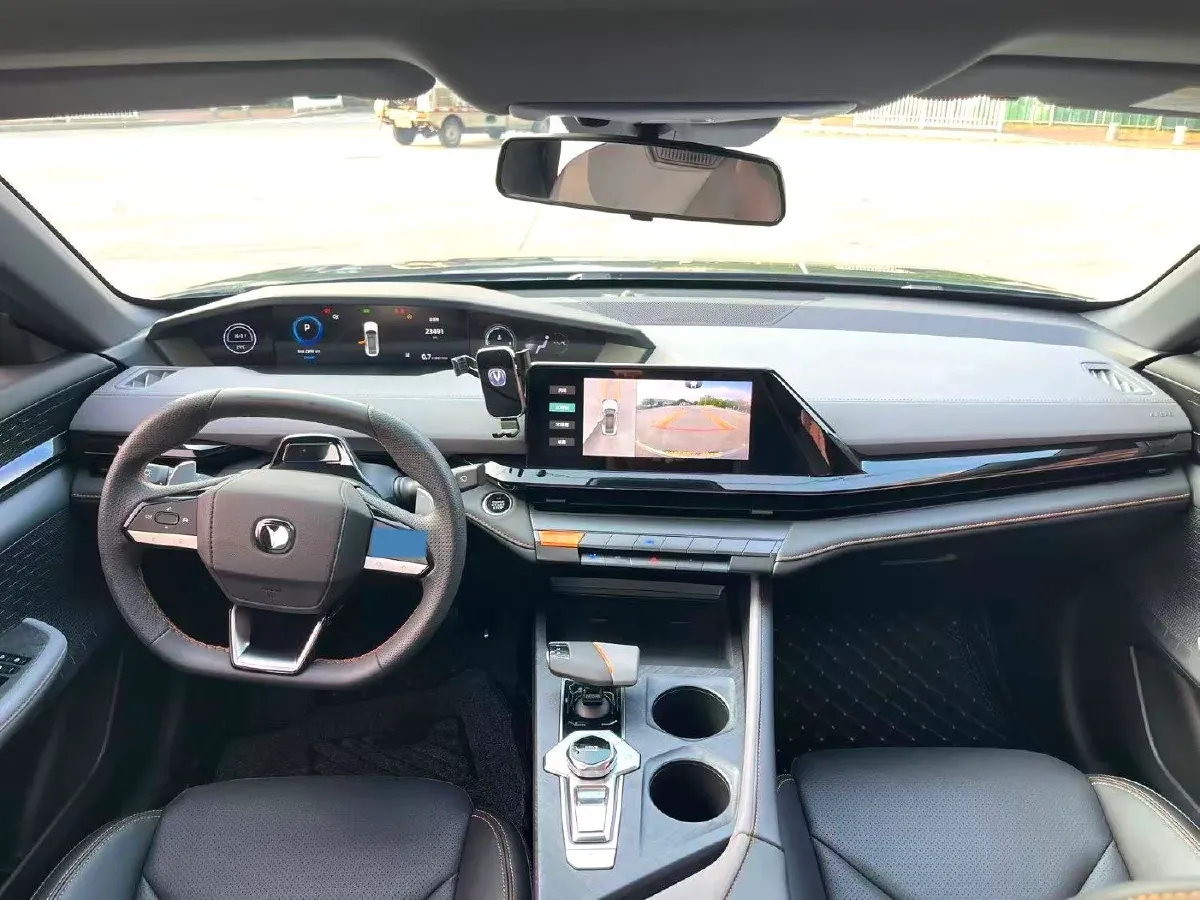 2022 ChangAn UNI-V 1.5T 188HP L4 7DCT,autocango,china used car exporter,china ev exporter,chinese used car exporter,chinese used ev exporter