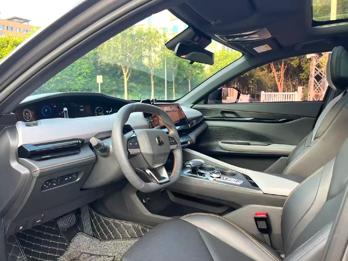 2022 ChangAn UNI-V 1.5T 188HP L4 7DCT,autocango,china used car exporter,china ev exporter,chinese used car exporter,chinese used ev exporter