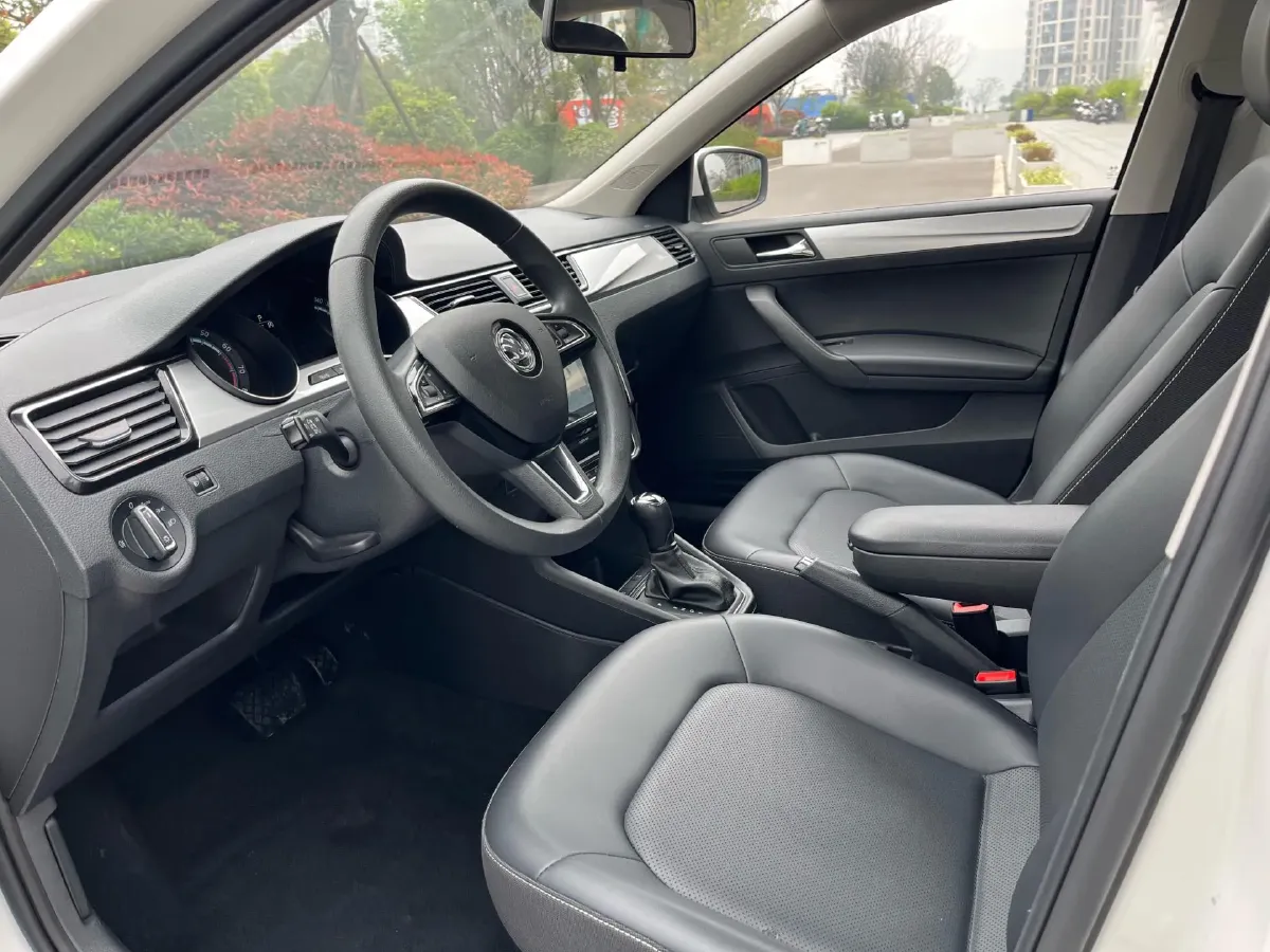 2022 Skoda Rapid 1.5L 112HP L4 6AT,autocango,china used car exporter,china ev exporter,chinese used car exporter,chinese used ev exporter