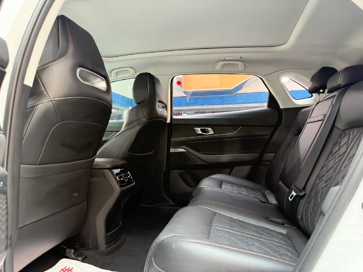 2021 ChangAn UNI-K 2.0T 233HP L4 8AT,autocango,china used car exporter,china ev exporter,chinese used car exporter,chinese used ev exporter