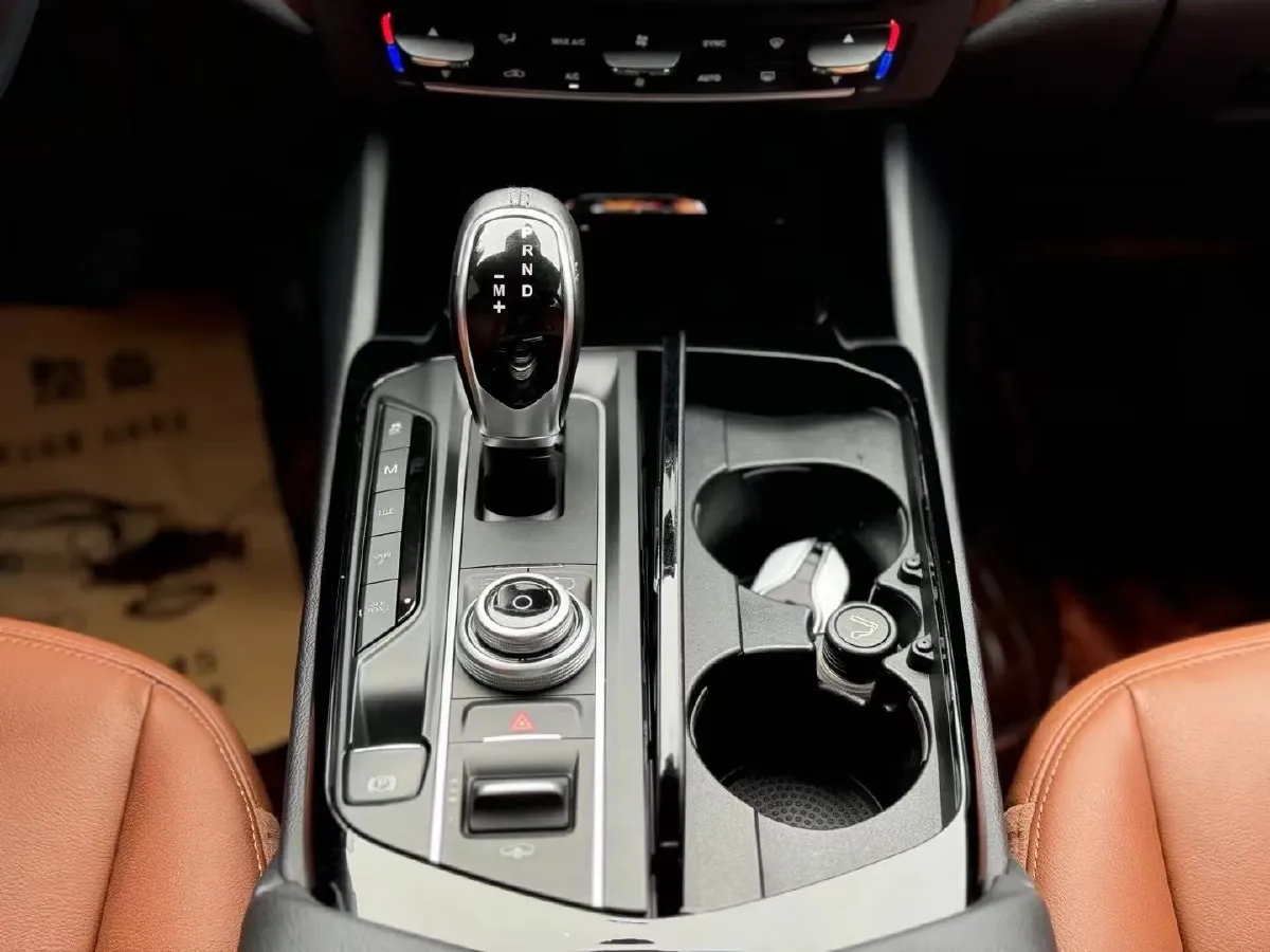 2018 Maserati Levante 3.0T 350HP V6 8AT,autocango,china used car exporter,china ev exporter,chinese used car exporter,chinese used ev exporter