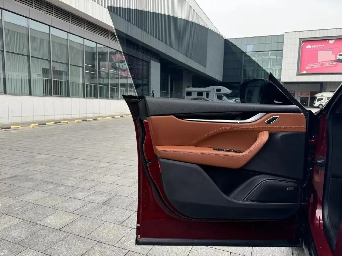 2018 Maserati Levante 3.0T 350HP V6 8AT,autocango,china used car exporter,china ev exporter,chinese used car exporter,chinese used ev exporter