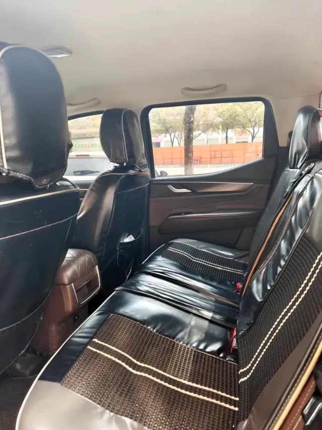 2023 Dongfeng RuiQi 7 2.3T 166HP L4 8AT,autocango,china used car exporter,china ev exporter,chinese used car exporter,chinese used ev exporter