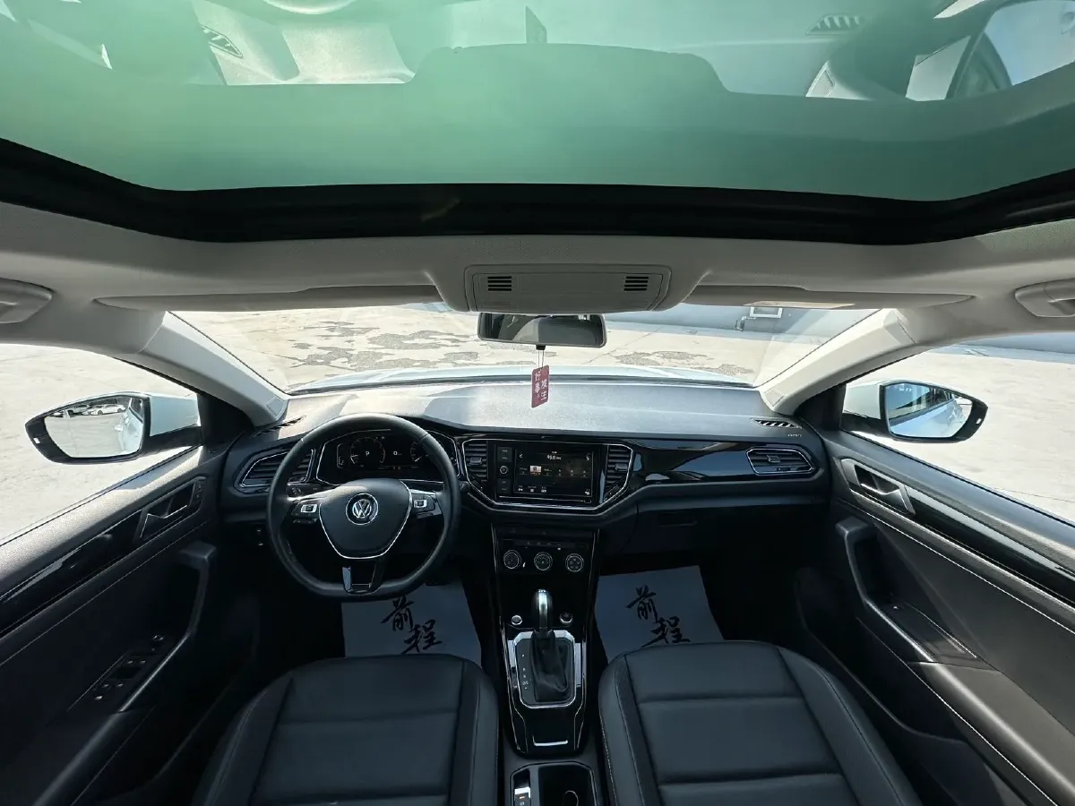 2020 Volkswagen T-Roc 1.4T 150HP L4 7DCT,autocango,china used car exporter,china ev exporter,chinese used car exporter,chinese used ev exporter