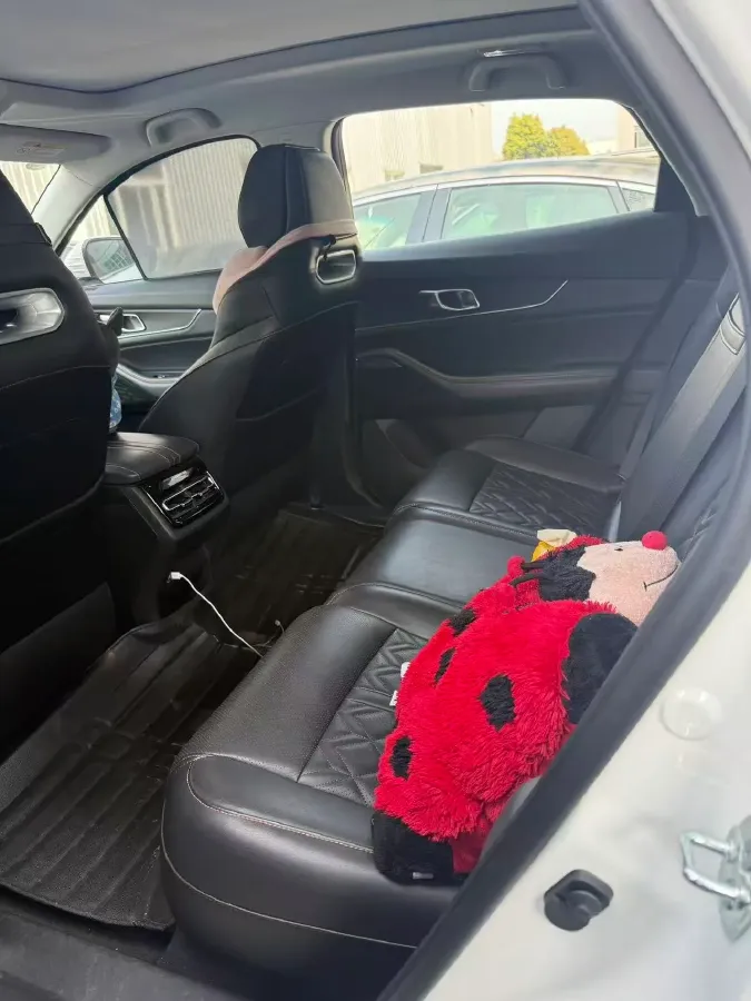 2021 ChangAn UNI-K 2.0T 233HP L4 8AT,autocango,china used car exporter,china ev exporter,chinese used car exporter,chinese used ev exporter