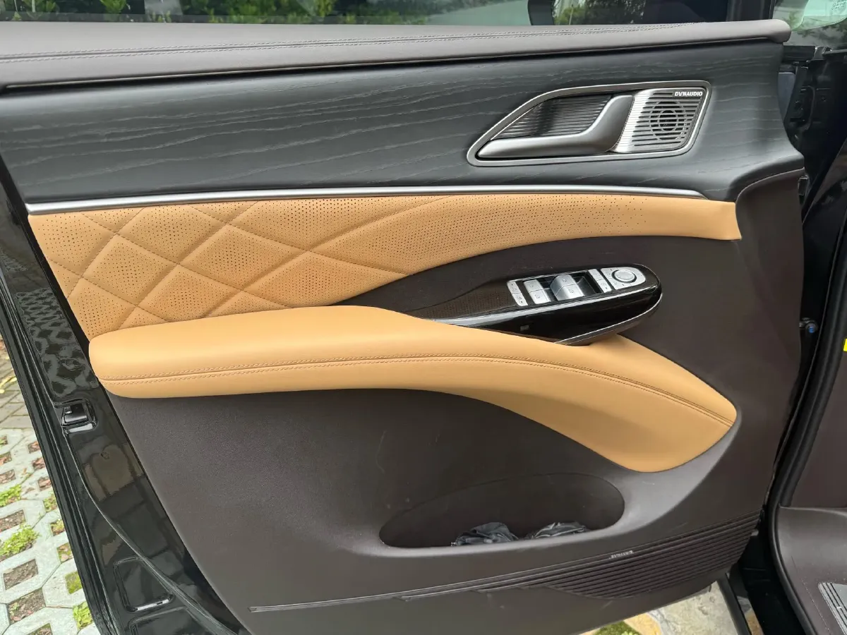 2024 Denza D9 1.5T 139HP L4 E-CVT PHEV 40KWH,autocango,china used car exporter,china ev exporter,chinese used car exporter,chinese used ev exporter