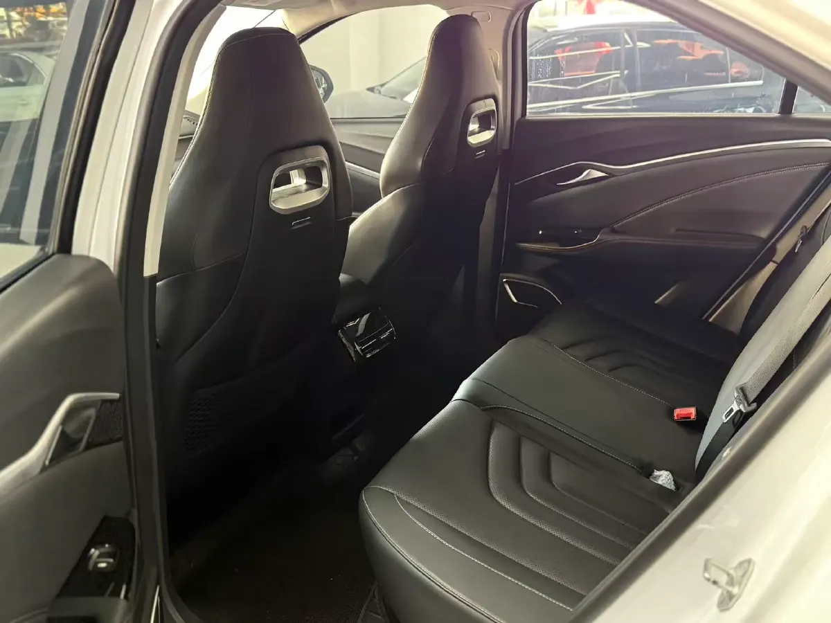 2022 Ford Focus 1.5T 177HP L4 6AT,autocango,china used car exporter,china ev exporter,chinese used car exporter,chinese used ev exporter