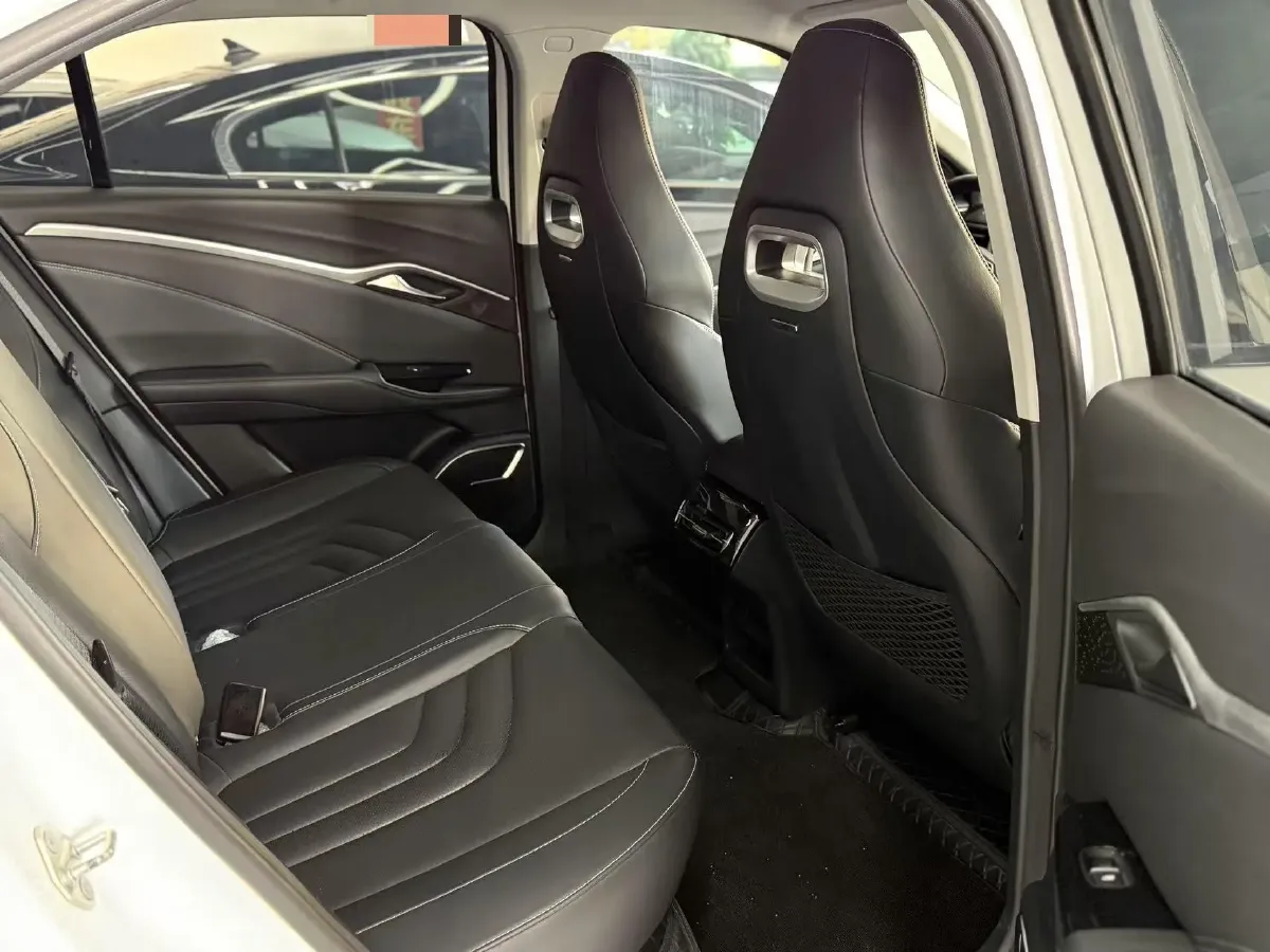 2022 Ford Focus 1.5T 177HP L4 6AT,autocango,china used car exporter,china ev exporter,chinese used car exporter,chinese used ev exporter