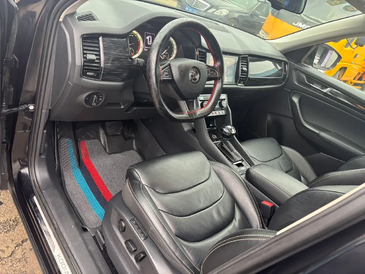 2018 Skoda Kodiak 2.0T 186HP L4 7DCT,autocango,china used car exporter,china ev exporter,chinese used car exporter,chinese used ev exporter