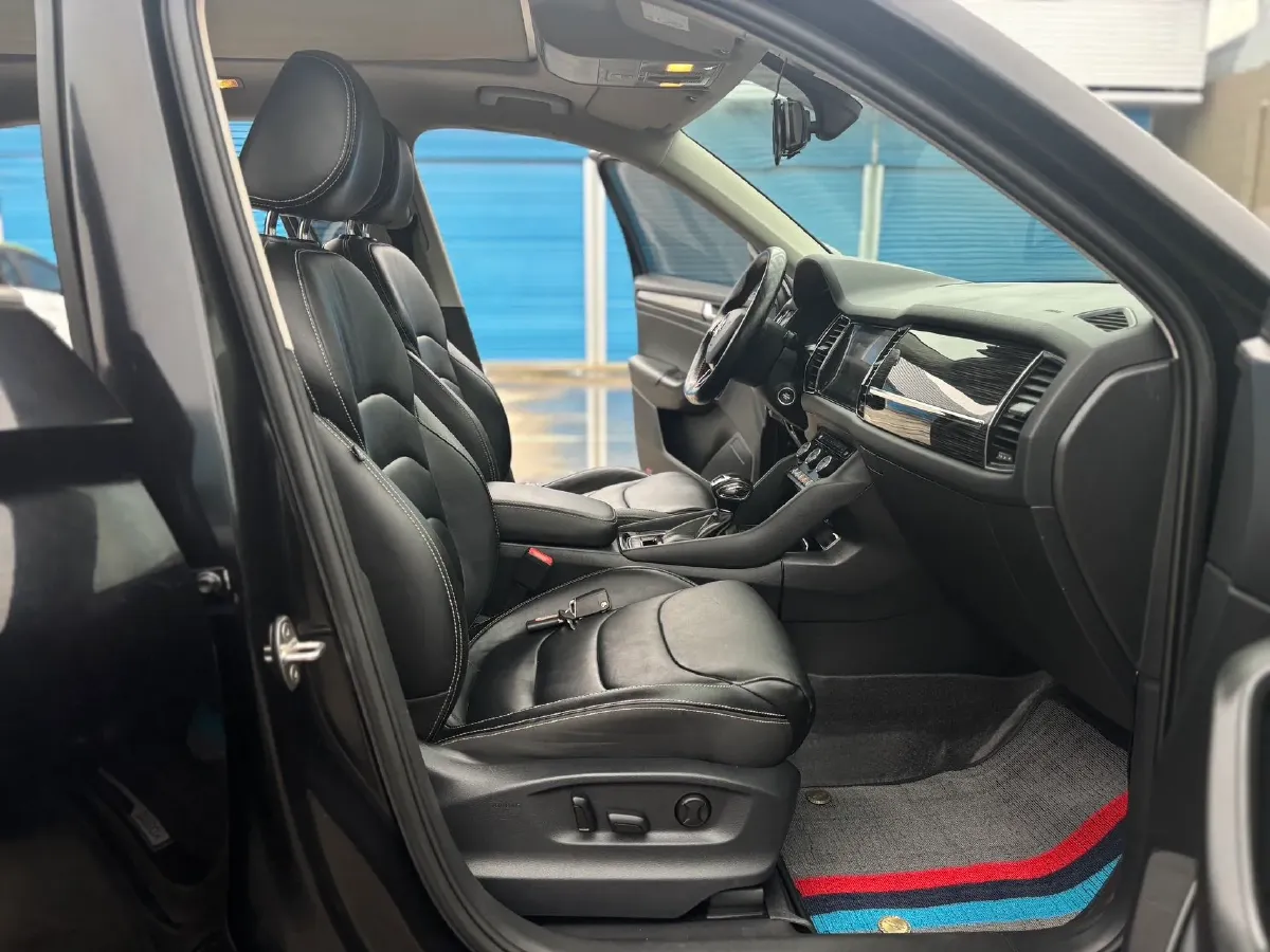 2018 Skoda Kodiak 2.0T 186HP L4 7DCT,autocango,china used car exporter,china ev exporter,chinese used car exporter,chinese used ev exporter