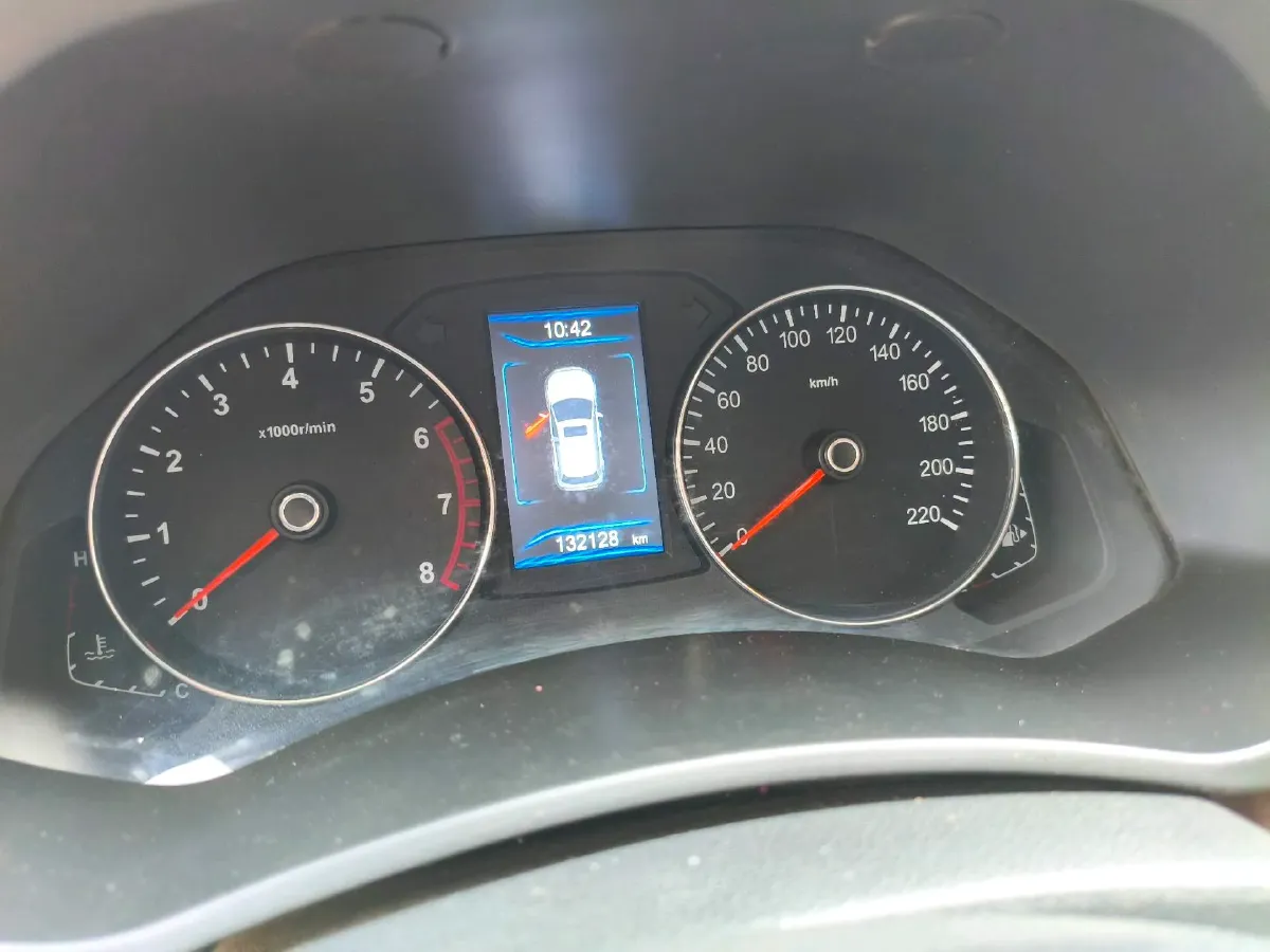 2017 FAW Senia R7 1.6L 116HP L4 5MT,autocango,china used car exporter,china ev exporter,chinese used car exporter,chinese used ev exporter