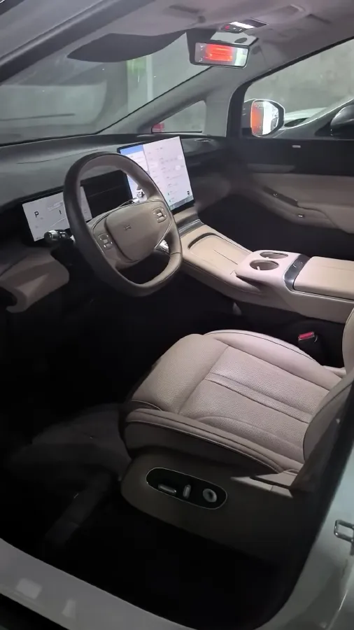 2025 Xpeng X9 BEV,autocango,china used car exporter,china ev exporter,chinese used car exporter,chinese used ev exporter