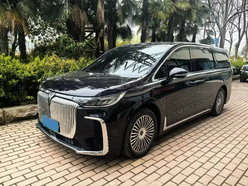 2025 Voyah Dream 1.5T 150HP L4 PHEV 41.7KWH,autocango,china used car exporter,china ev exporter,chinese used car exporter,chinese used ev exporter