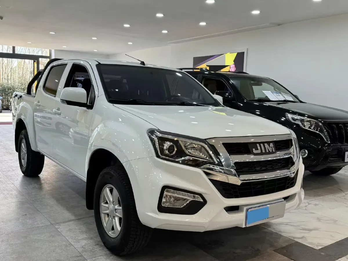 2022 Isuzu RE-MAX Jim 2.4T 211HP L4 5MT,autocango,china used car exporter,china ev exporter,chinese used car exporter,chinese used ev exporter