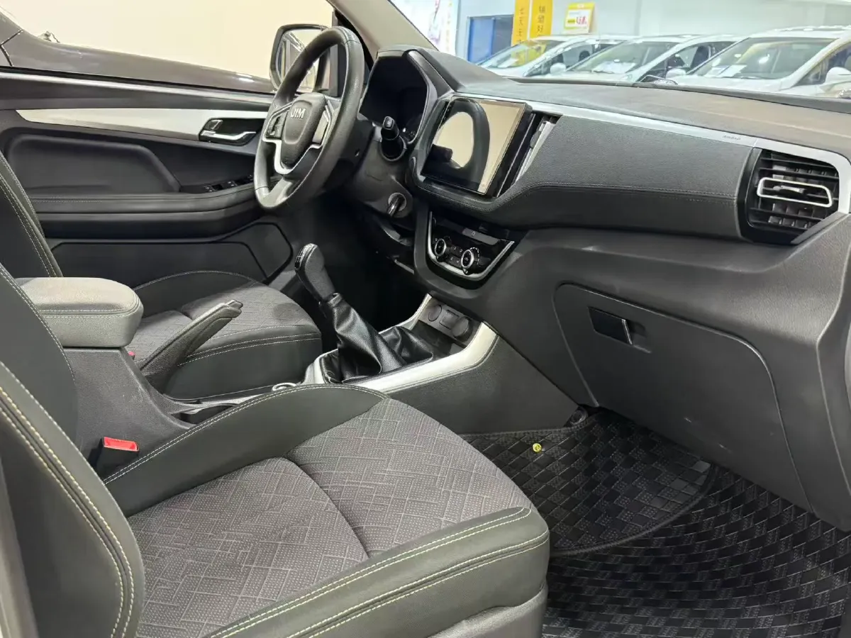 2022 Isuzu RE-MAX Jim 2.4T 211HP L4 5MT,autocango,china used car exporter,china ev exporter,chinese used car exporter,chinese used ev exporter