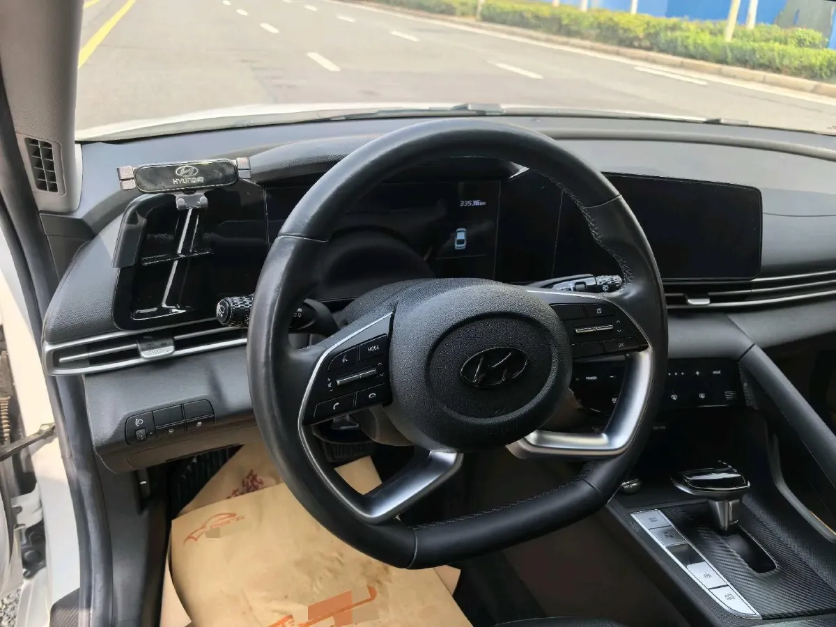 2021 Hyundai Elantra 1.5L 115HP L4 CVT,autocango,china used car exporter,china ev exporter,chinese used car exporter,chinese used ev exporter