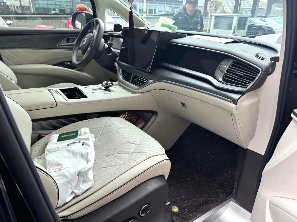 2024 Denza D9 1.5T 139HP L4 E-CVT PHEV 40KWH,autocango,china used car exporter,china ev exporter,chinese used car exporter,chinese used ev exporter