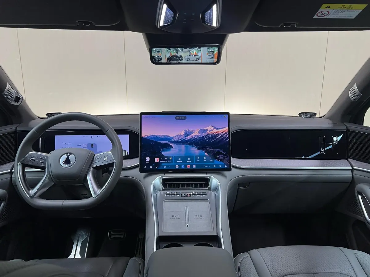 2025 Denza DenzaN9 2.0T 207HP L4 E-CVT PHEV,autocango,china used car exporter,china ev exporter,chinese used car exporter,chinese used ev exporter