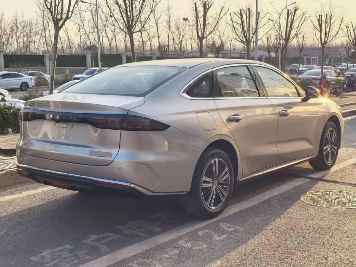 2025 Geely Galaxy A7 1.5L 112HP L4 1DHT PHEV,autocango,china used car exporter,china ev exporter,chinese used car exporter,chinese used ev exporter