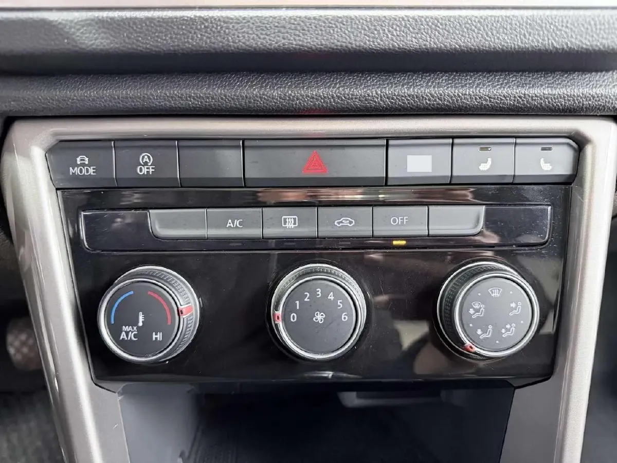 2022 Volkswagen T-Roc 1.4T 150HP L4 7DCT,autocango,china used car exporter,china ev exporter,chinese used car exporter,chinese used ev exporter