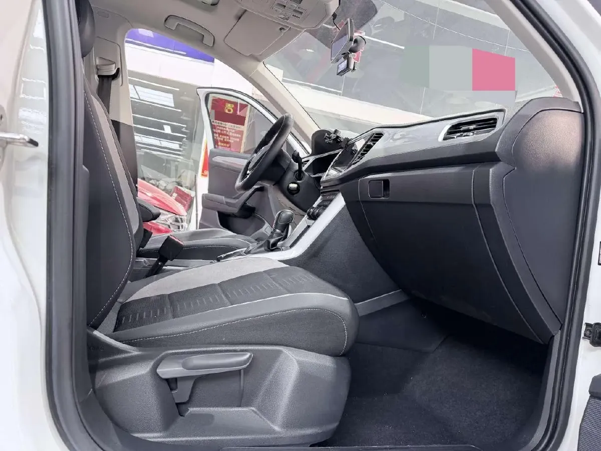 2022 Volkswagen T-Roc 1.4T 150HP L4 7DCT,autocango,china used car exporter,china ev exporter,chinese used car exporter,chinese used ev exporter