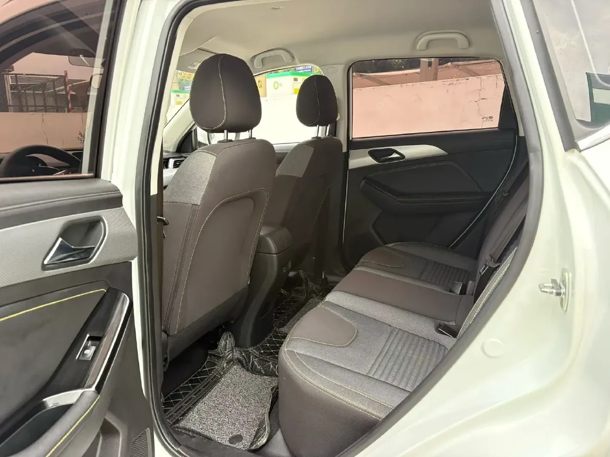 2019 BeiJing Auto X3 1.5T 150HP L4 CVT,autocango,china used car exporter,china ev exporter,chinese used car exporter,chinese used ev exporter