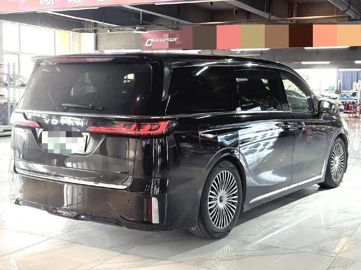 2025 Voyah Dream 1.5T 150HP L4 PHEV 41.7KWH,autocango,china used car exporter,china ev exporter,chinese used car exporter,chinese used ev exporter