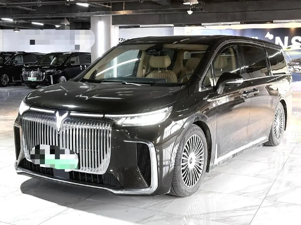 2025 Voyah Dream 1.5T 150HP L4 PHEV 41.7KWH,autocango,china used car exporter,china ev exporter,chinese used car exporter,chinese used ev exporter