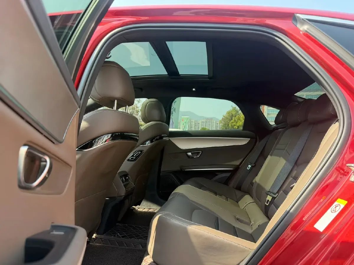 2022 Volkswagen Tiguan L 2.0T 186HP L4 7DCT,autocango,china used car exporter,china ev exporter,chinese used car exporter,chinese used ev exporter