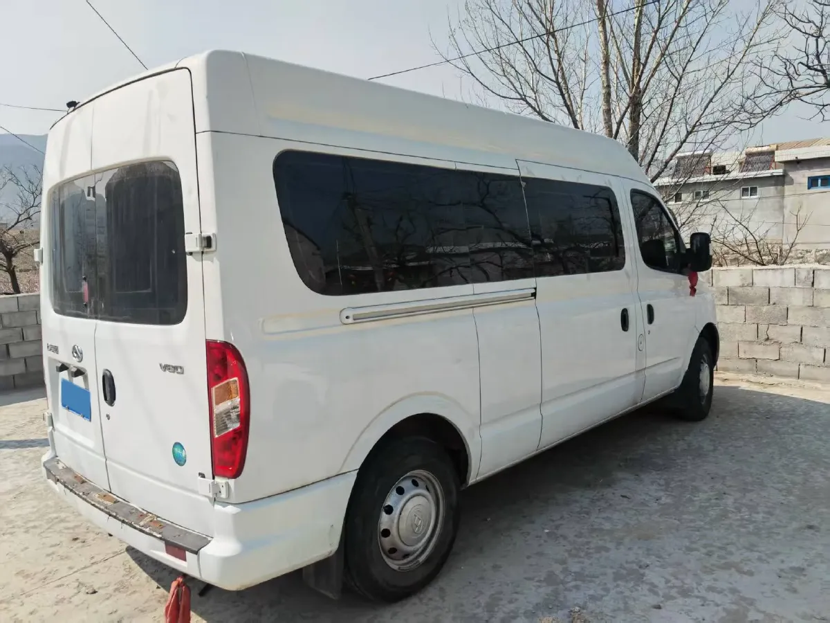 2025 MAXUS XinTu V80 2.0T 147HP L4 6MT,autocango,china used car exporter,china ev exporter,chinese used car exporter,chinese used ev exporter