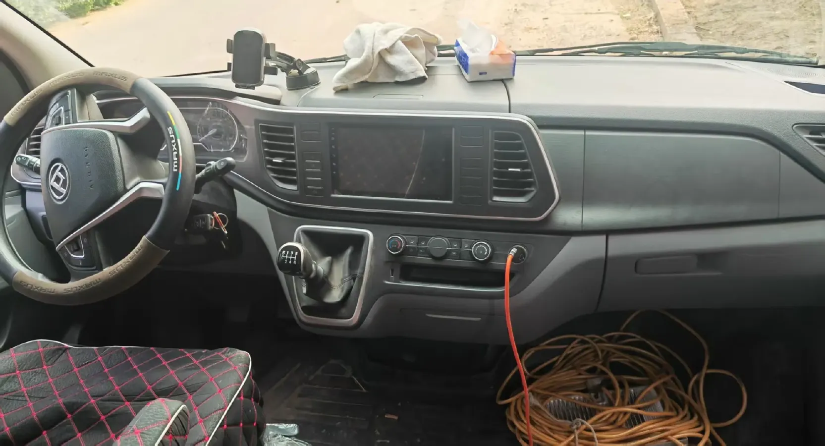 2025 MAXUS XinTu V80 2.0T 147HP L4 6MT,autocango,china used car exporter,china ev exporter,chinese used car exporter,chinese used ev exporter