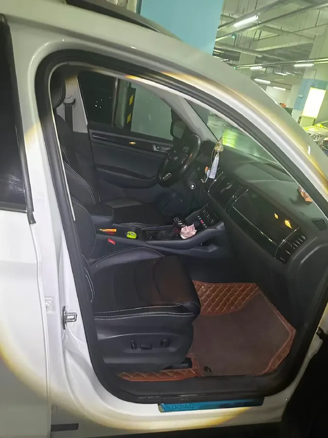 2018 Skoda Kodiak 2.0T 186HP L4 7DCT,autocango,china used car exporter,china ev exporter,chinese used car exporter,chinese used ev exporter