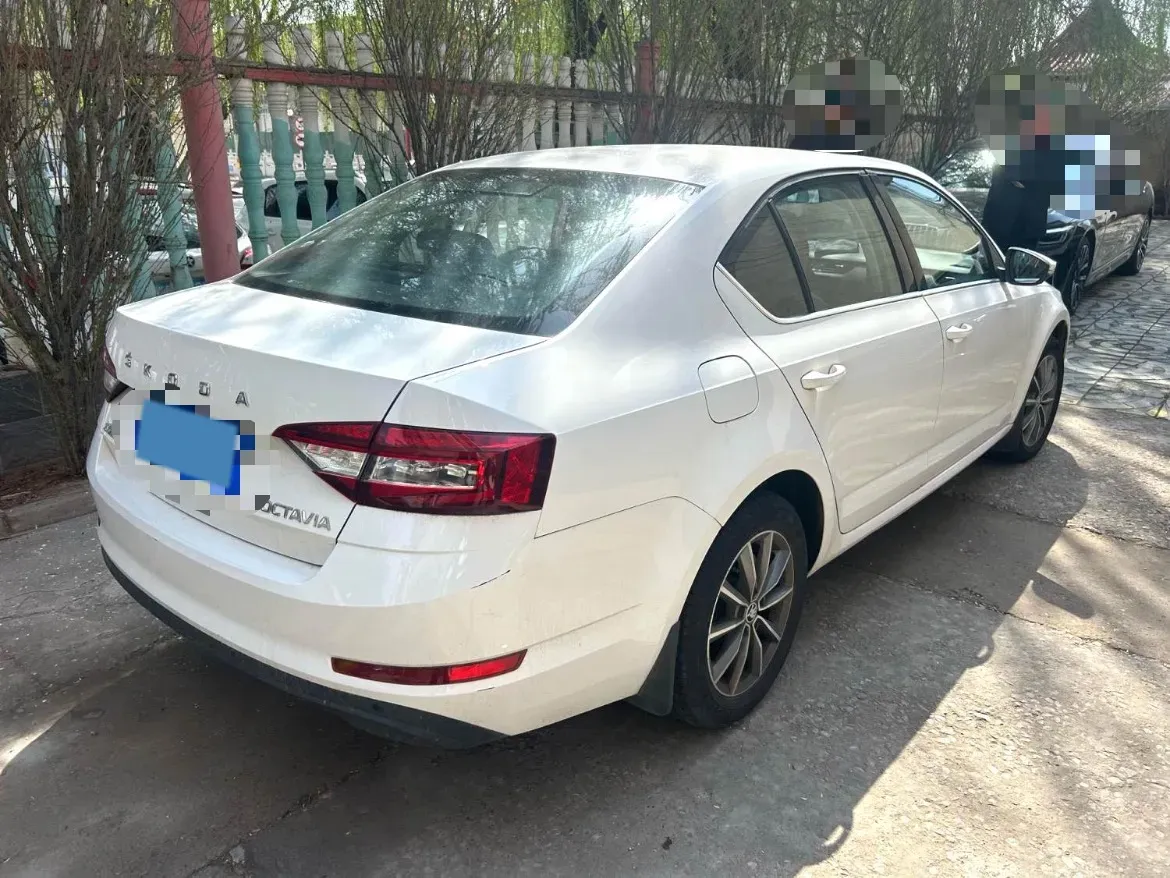 2022 Skoda Octavia 1.5L 113HP L4 6AT,autocango,china used car exporter,china ev exporter,chinese used car exporter,chinese used ev exporter
