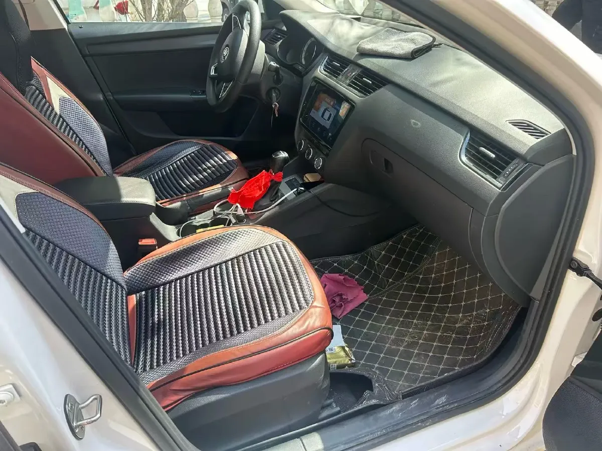 2022 Skoda Octavia 1.5L 113HP L4 6AT,autocango,china used car exporter,china ev exporter,chinese used car exporter,chinese used ev exporter