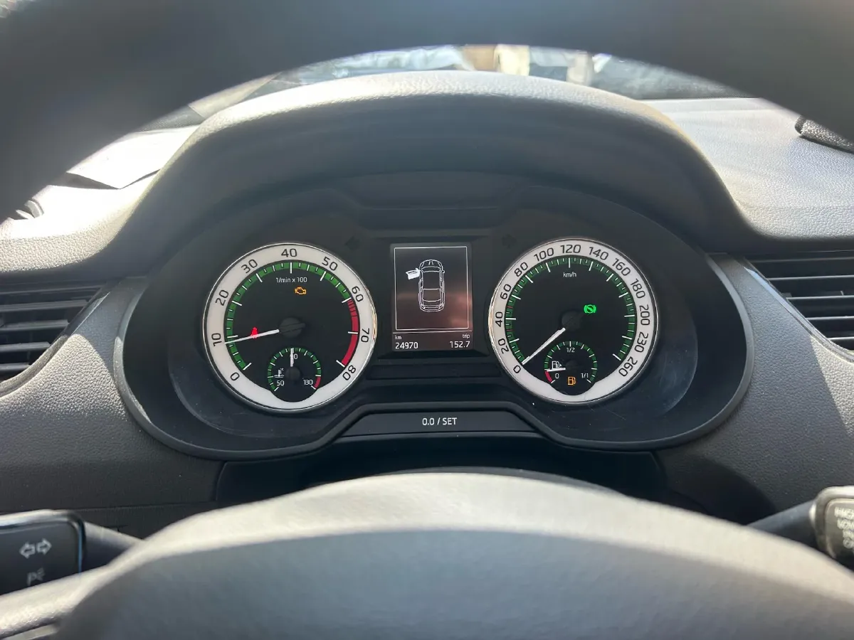 2022 Skoda Octavia 1.5L 113HP L4 6AT,autocango,china used car exporter,china ev exporter,chinese used car exporter,chinese used ev exporter