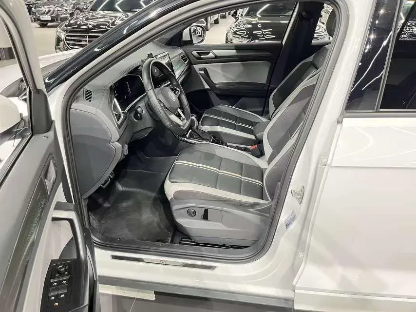 2023 Volkswagen T-Roc 1.5T 160HP L4 7DCT,autocango,china used car exporter,china ev exporter,chinese used car exporter,chinese used ev exporter