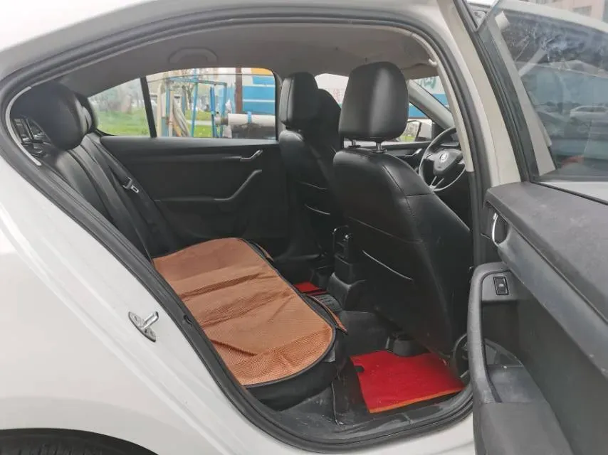 2018 Skoda Octavia 1.6L 110HP L4 6AT,autocango,china used car exporter,china ev exporter,chinese used car exporter,chinese used ev exporter