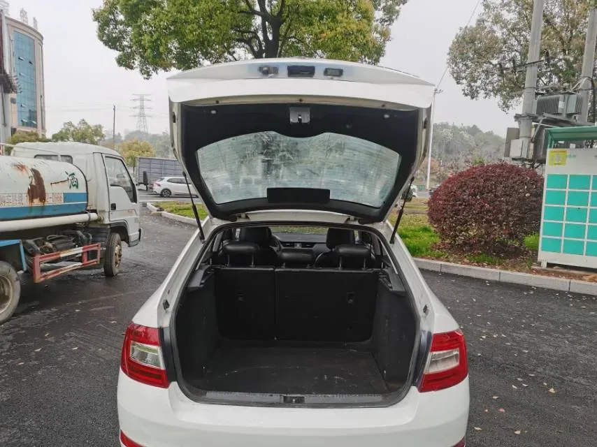 2018 Skoda Octavia 1.6L 110HP L4 6AT,autocango,china used car exporter,china ev exporter,chinese used car exporter,chinese used ev exporter