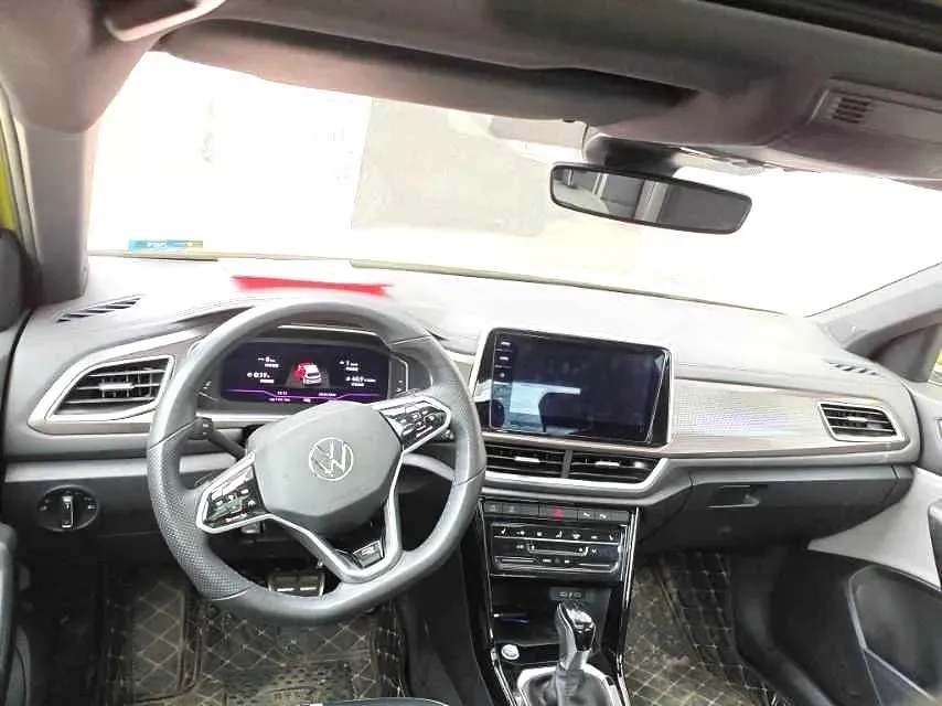 2023 Volkswagen T-Roc 1.5T 160HP L4 7DCT,autocango,china used car exporter,china ev exporter,chinese used car exporter,chinese used ev exporter