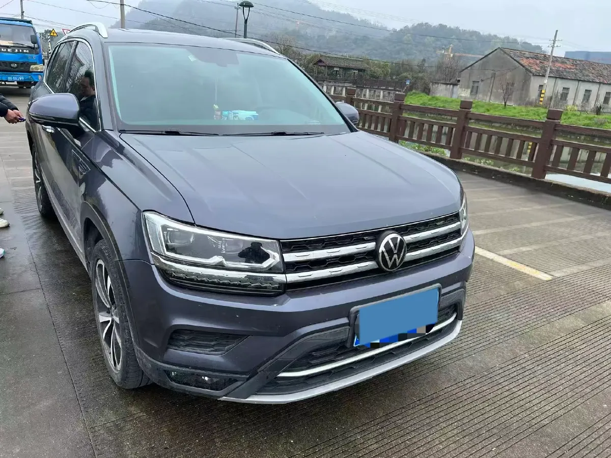 2020 Volkswagen Tharu 2.0T 186HP L4 7DCT,autocango,china used car exporter,china ev exporter,chinese used car exporter,chinese used ev exporter